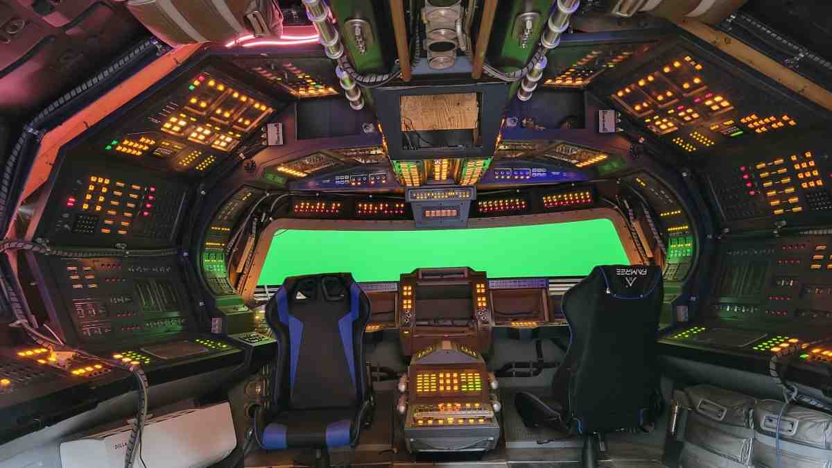 5a-shuttle-green-screen
