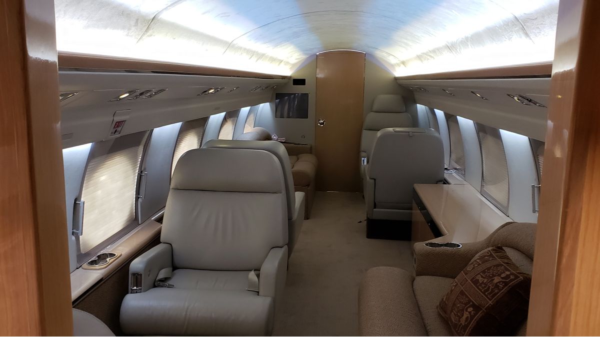 Gulfstream G3 jet interior cabin looking forward